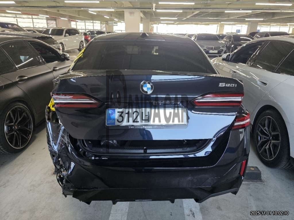 2026 BMW 520i, photograph 12