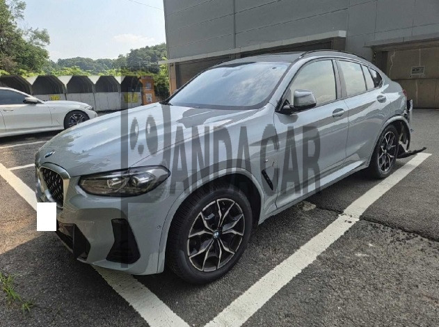 2024 BMW X4 xDrive20i, photograph 2