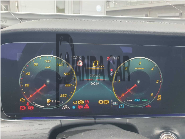 2022 Mercedes-Benz E220 d 4MATIC, photograph 4