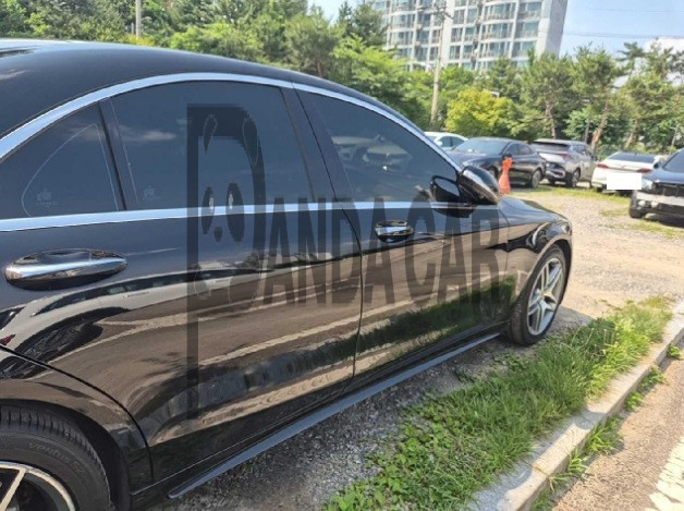 2019 Mercedes-Benz S350 d 4MATIC, photograph 2