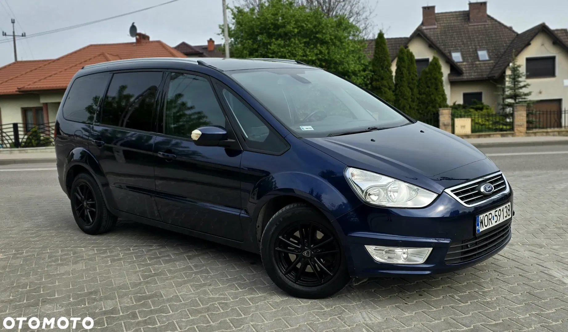 2010 Ford Galaxy, photograph 2