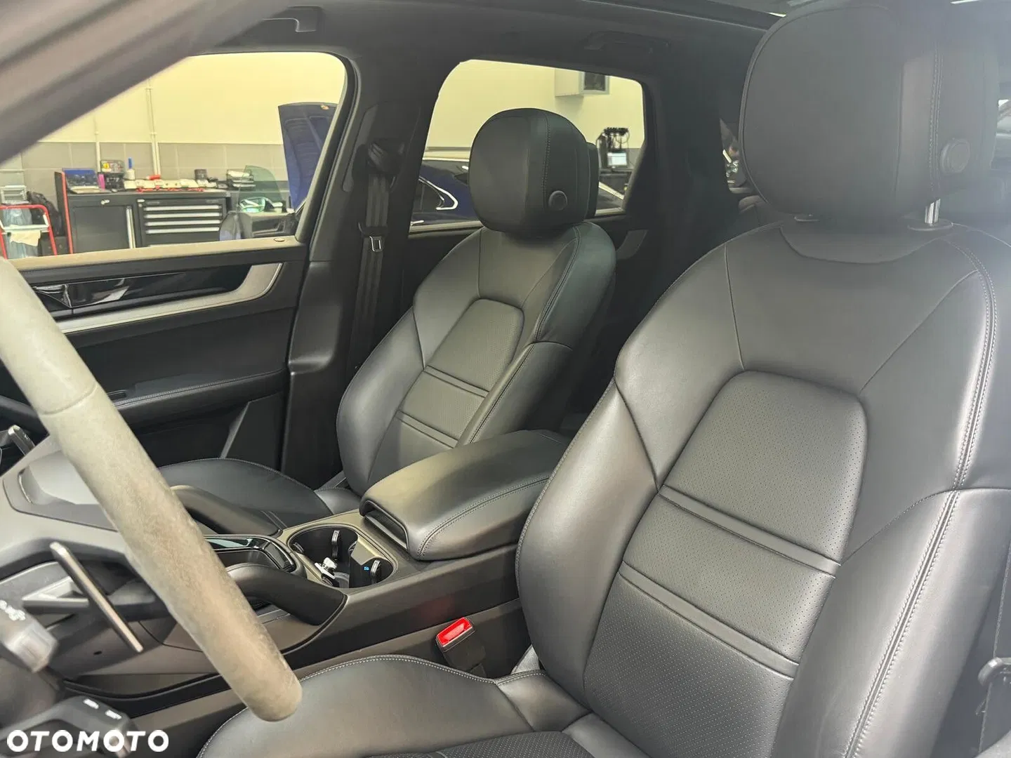 2024 Porsche Cayenne, photograph 10