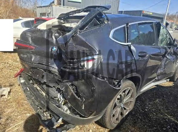 2025 BMW X4 xDrive20i, photograph 3