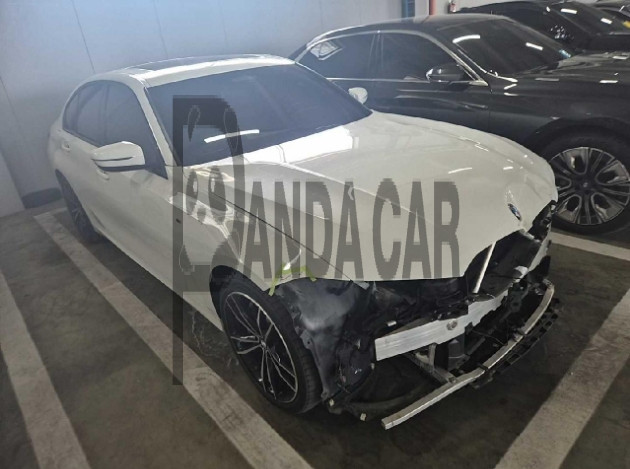 2021 BMW 330e, photograph 5