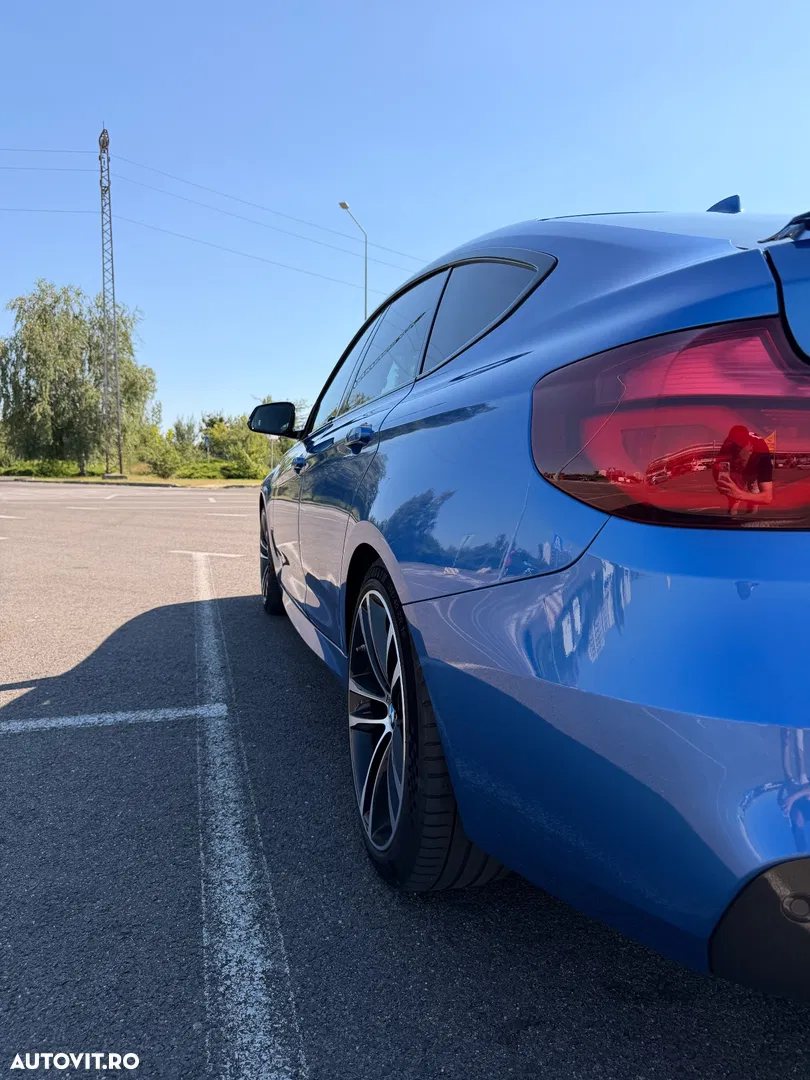 2019 BMW Seria 3, photograph 12