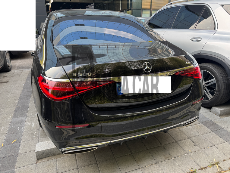 2022 Mercedes-Benz S500 4MATIC, photograph 3