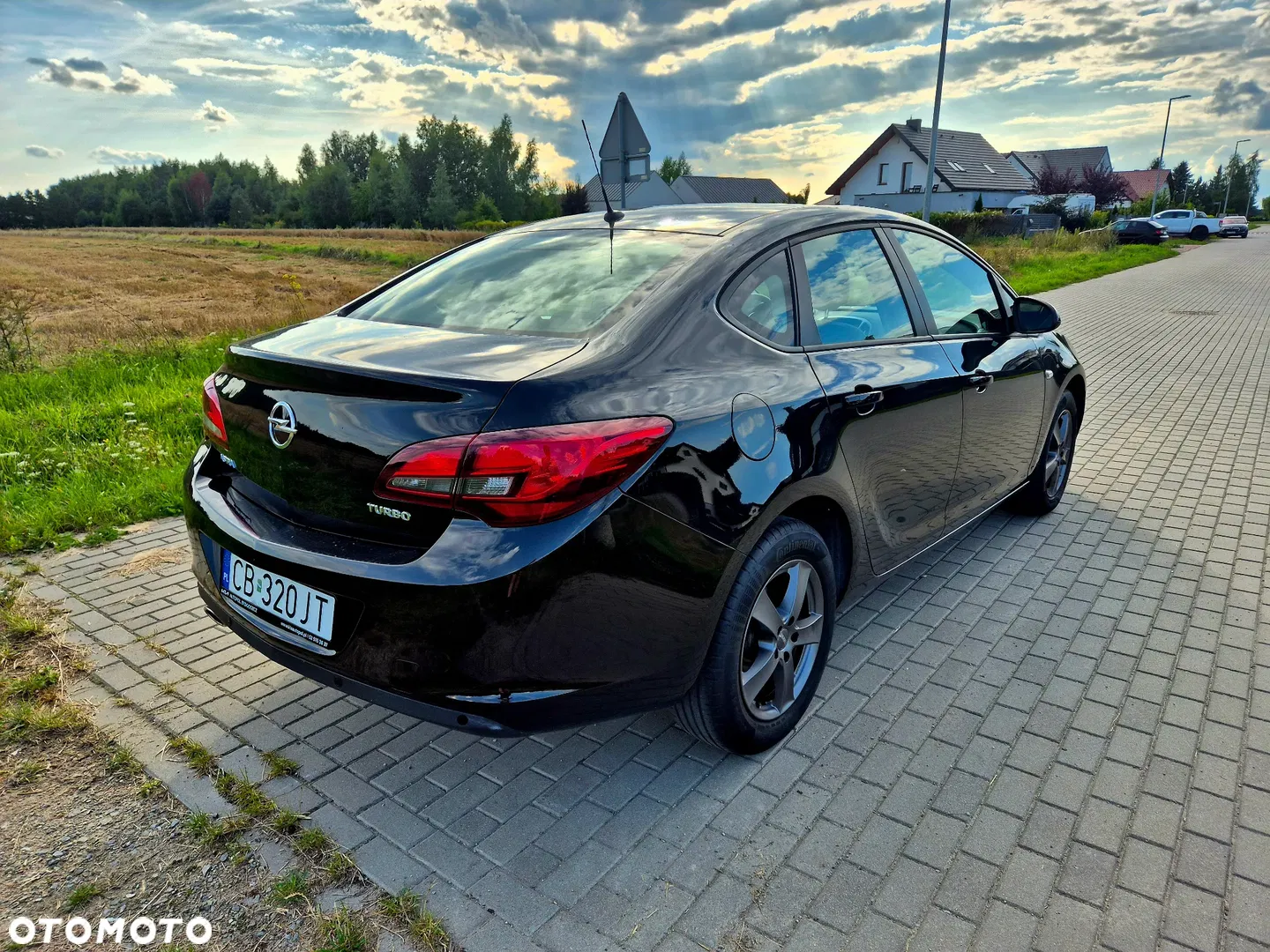 2018 Opel Astra 1.4 T Active EU6, photograph 3