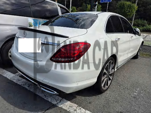2018 Mercedes-Benz C200, photograph 1