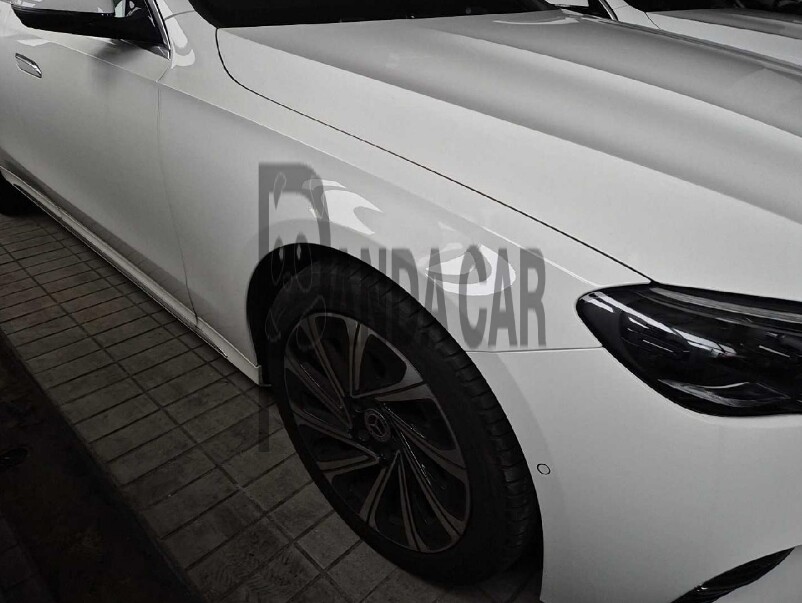 2026 Mercedes-Benz E 300 4MATIC, photograph 5