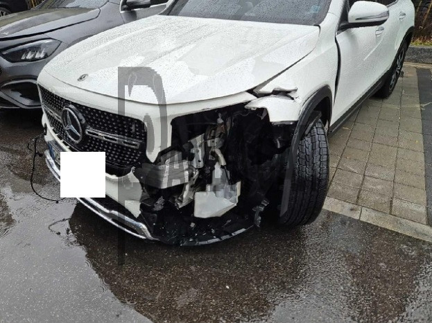 2021 Mercedes-Benz GLB220, photograph 4