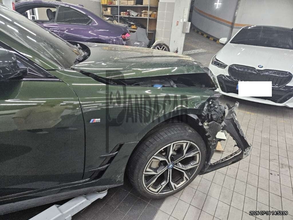 2022 BMW i4 eDrive40, photograph 3
