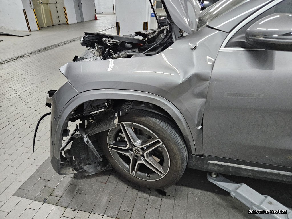 2024 Mercedes-Benz GLA 250 4MATIC, photograph 2