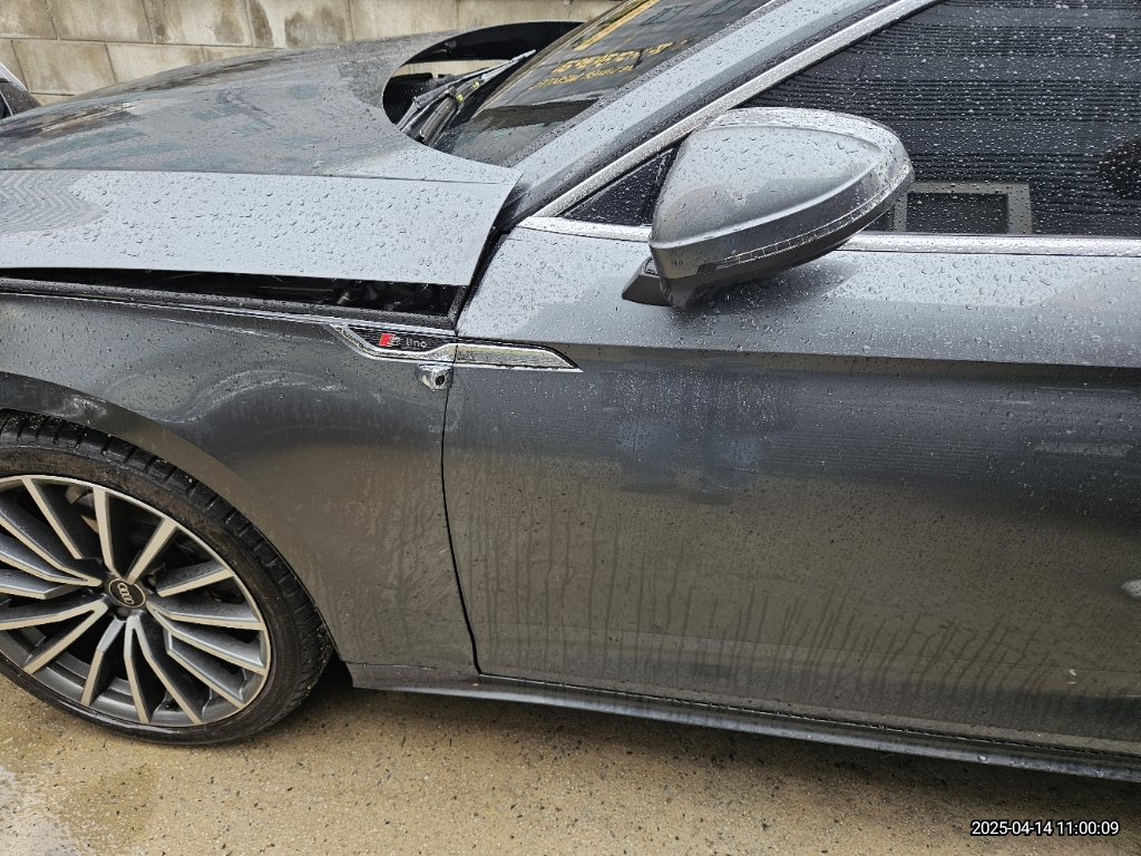 2023 Audi A5 Sportback 40 TFSI quattro, photograph 3