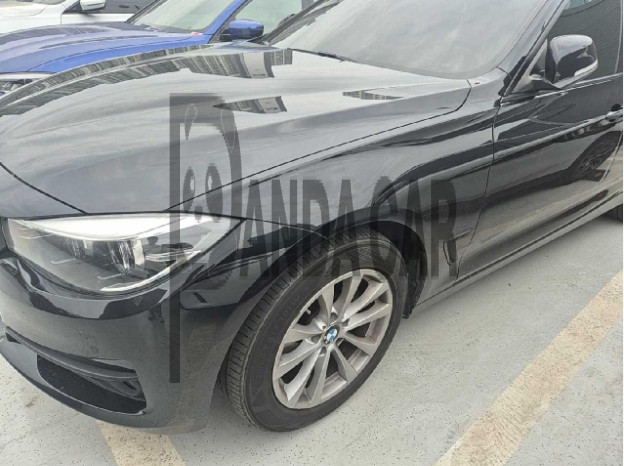 2017 BMW 320d Gran Turismo xDrive, photograph 4