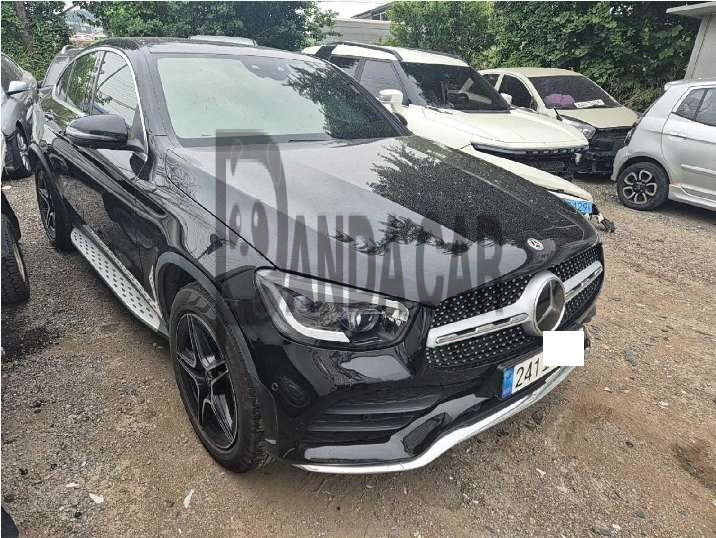 2023 Mercedes-Benz GLC300 4MATIC Coupe, photograph 2