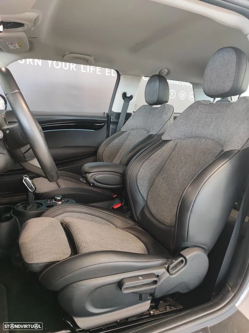 2023 MINI 3 Portas Cooper SE, photograph 7