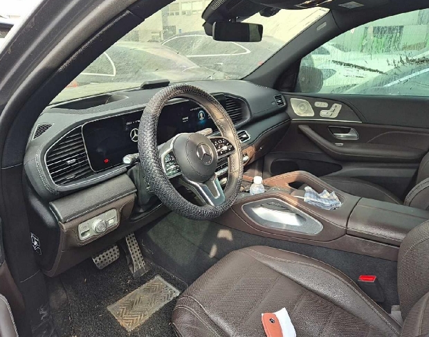 2022 Mercedes-Benz GLS400 d 4MATIC, photograph 2