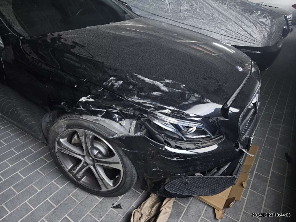 2017 Mercedes-Benz E220 d, photograph 5