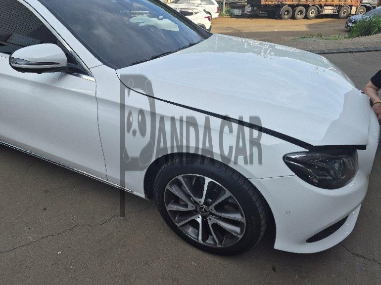 2019 Mercedes-Benz E300 4Matic, photograph 2
