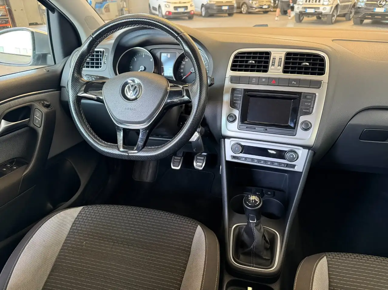 2016 Volkswagen Polo Polo 5p 1.4 tdi bm Cross, photograph 9