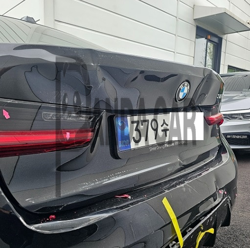 2025 BMW 320i, photograph 1