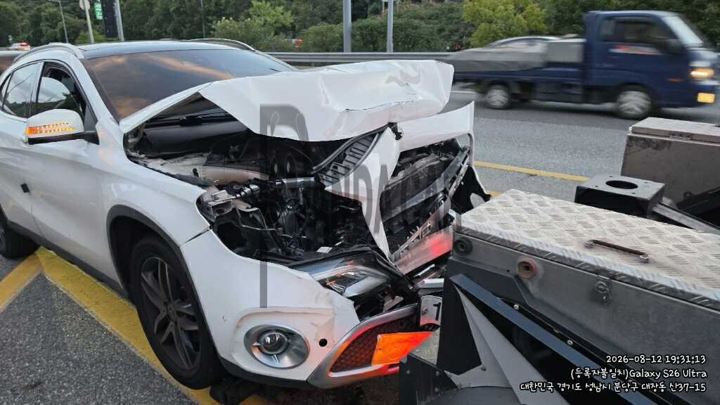 2019 Mercedes-Benz GLA220, photograph 4