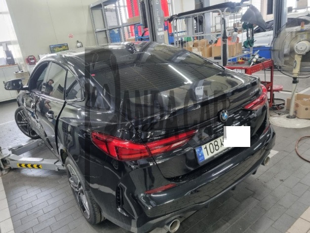 2023 BMW 220i Gran Coupe, photograph 2