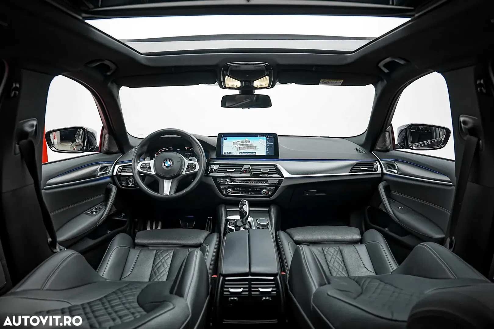 2023 BMW Seria 5 520i Aut. M Sport Edition, photograph 2