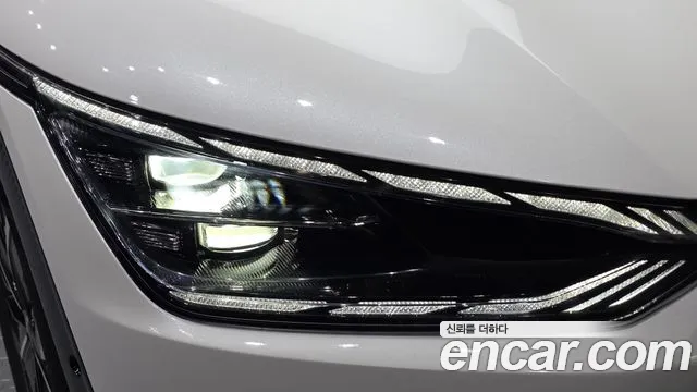 Kia EV6 Long Range — photo 1 of 34