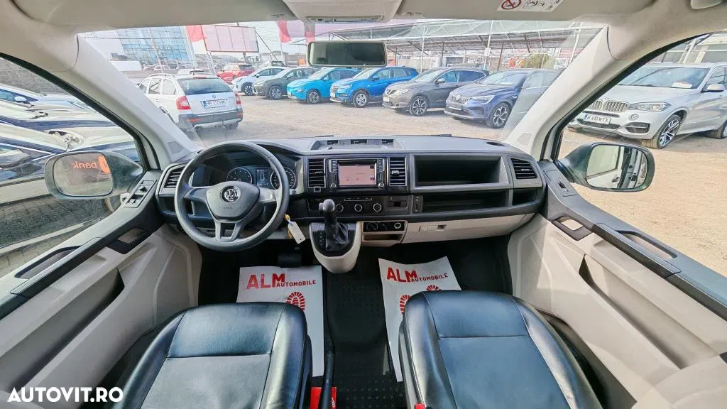 2018 Volkswagen Transporter, photograph 2
