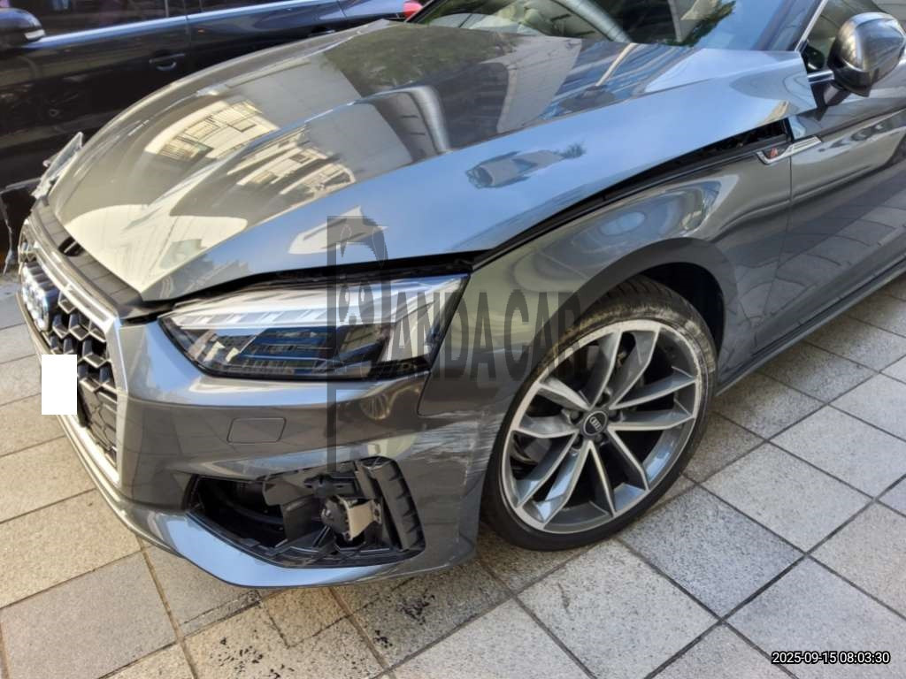 2022 Audi A5 Sportback 40 TFSI quattro, photograph 3