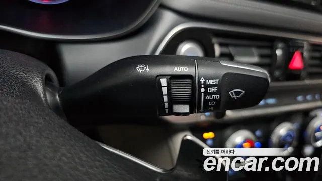 Genesis G70 2.0T AWD — photo 1 of 33