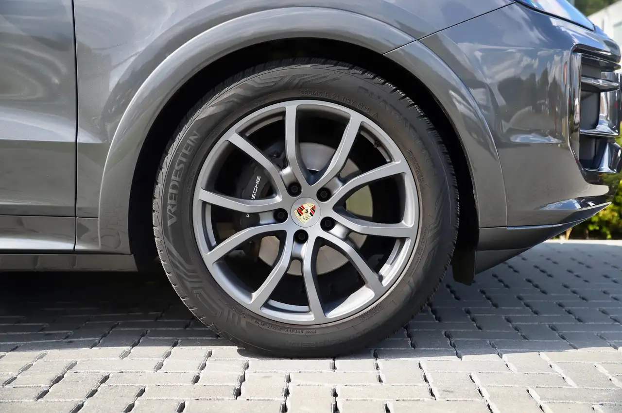 2023 Porsche Cayenne 3.0 Turbo V6 - Pano - 360 - PDLS - Air Suspension - ACC - Ambiant - ..., photograph 9