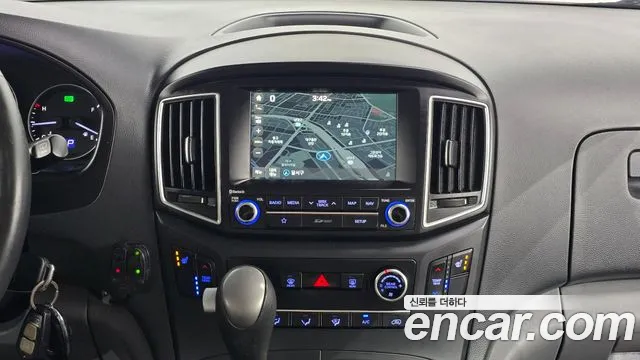2019 Hyundai Starex Wagon 12-Seater, photograph 3