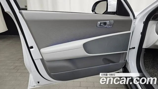 2022 Hyundai Ioniq6 Long Range AWD, photograph 1