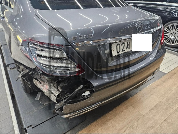 2018 Mercedes-Benz E300, photograph 4