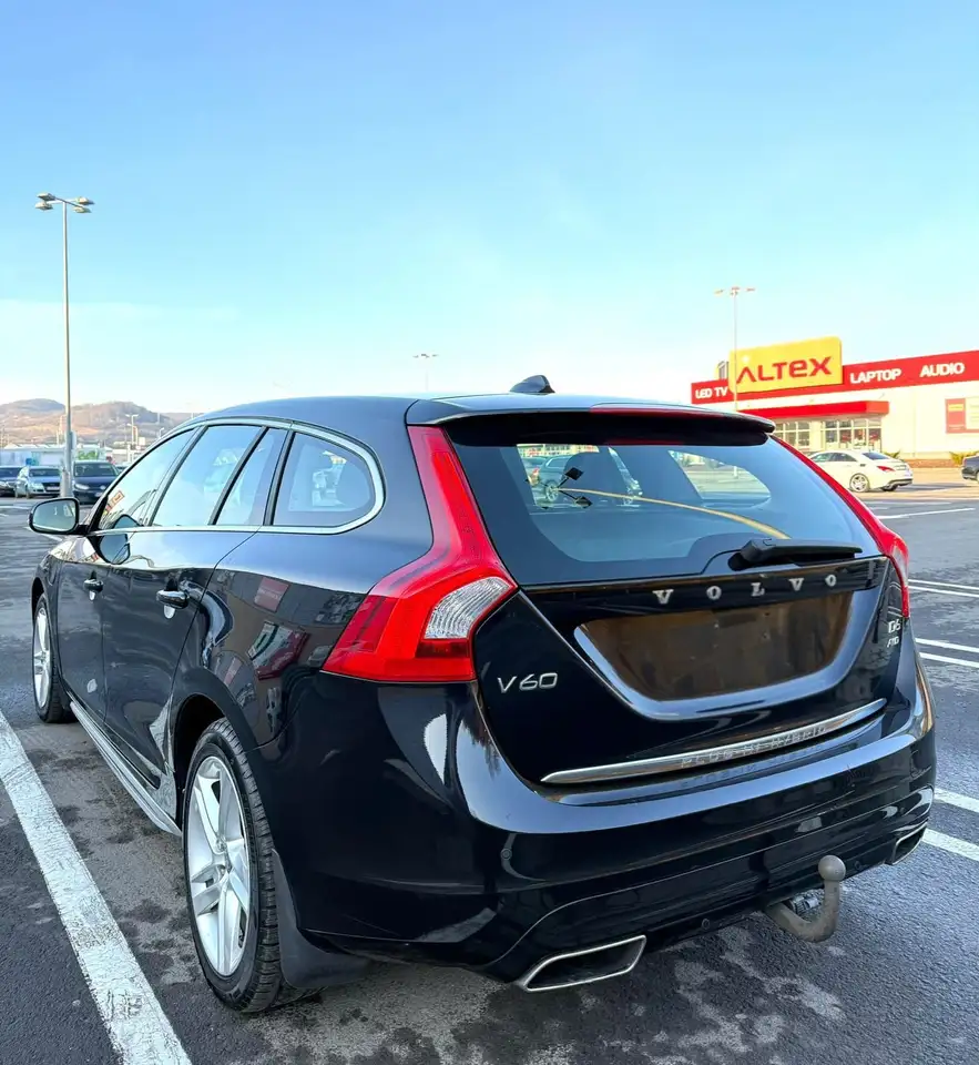 2013 Volvo V60 D6 Plug-In-Hybrid AWD Geartronic Summum, photograph 4