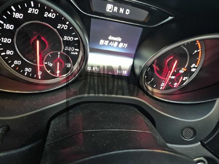 2019 Mercedes-AMG GLA45 4Matic, photograph 5