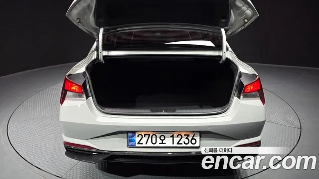 2022 Hyundai AVANTE 1.6, photograph 3