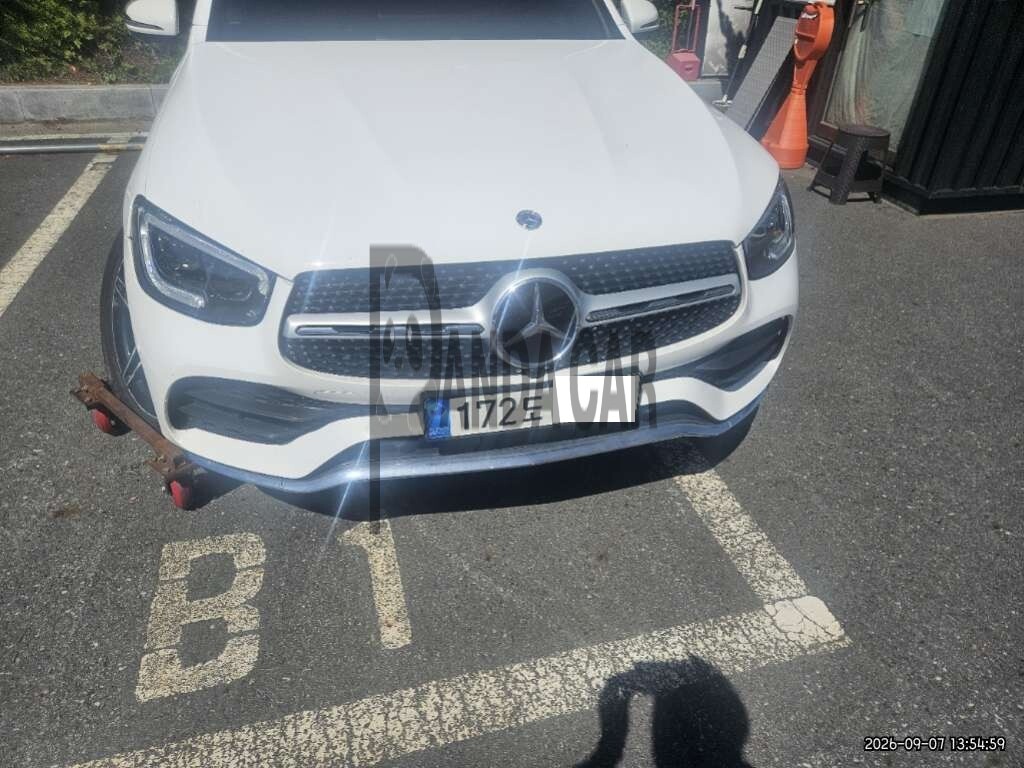 2022 Mercedes-Benz GLC300 4MATIC Coupe, photograph 1