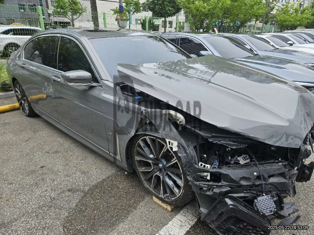 2021 BMW 740Li xDrive, photograph 3