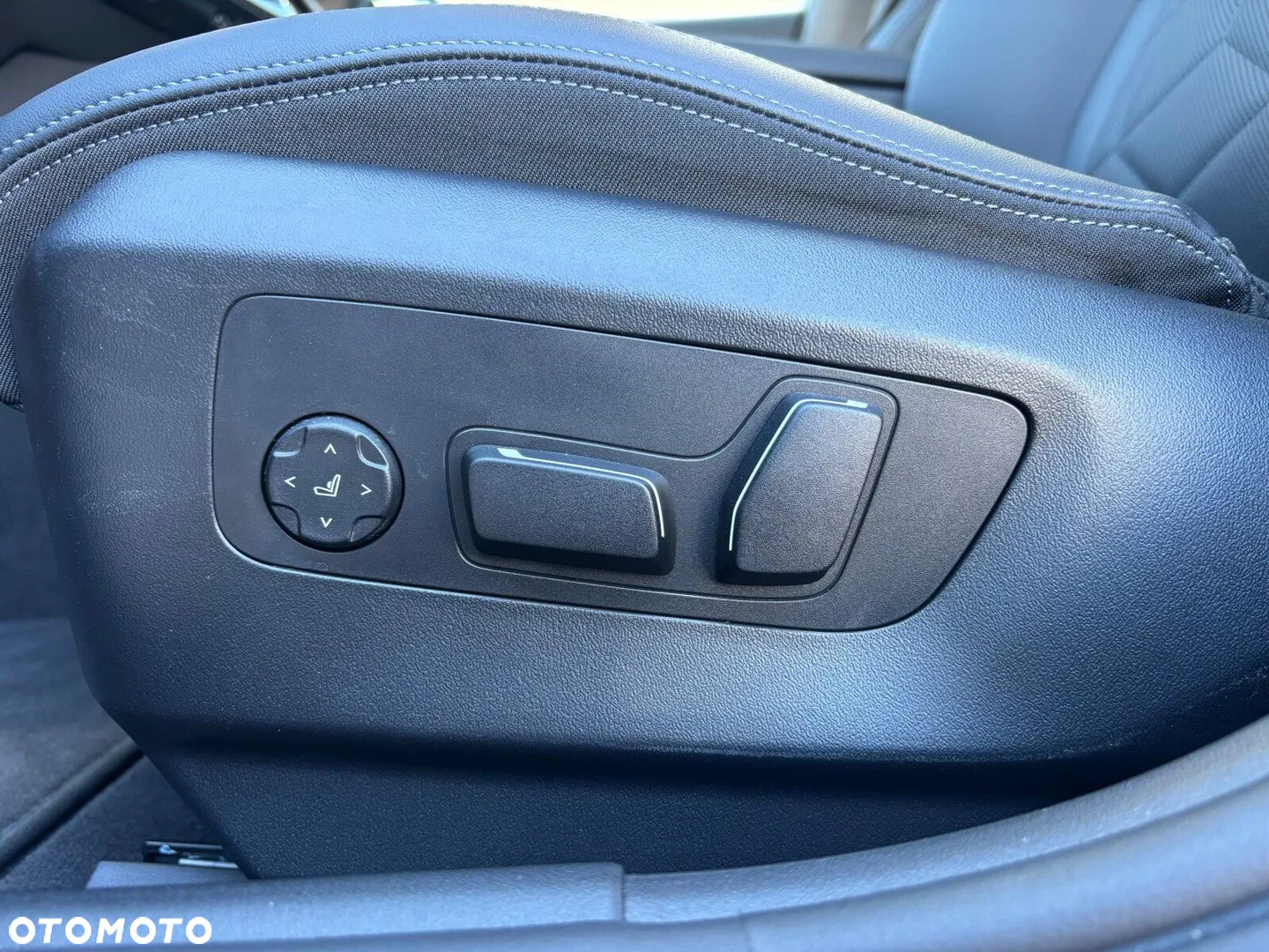 2025 BMW Seria 5 520d xDrive mHEV M Sport, photograph 12