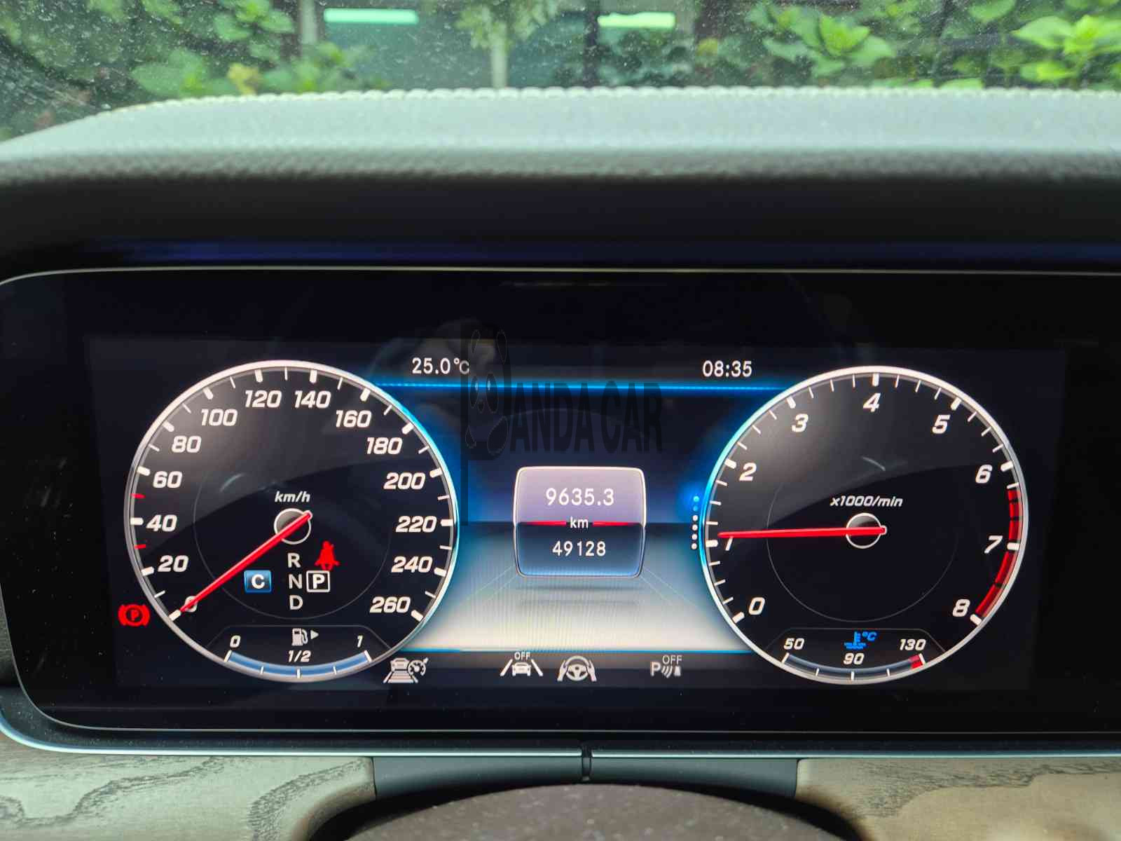 2020 Mercedes-Benz E 300 4MATIC, photograph 3