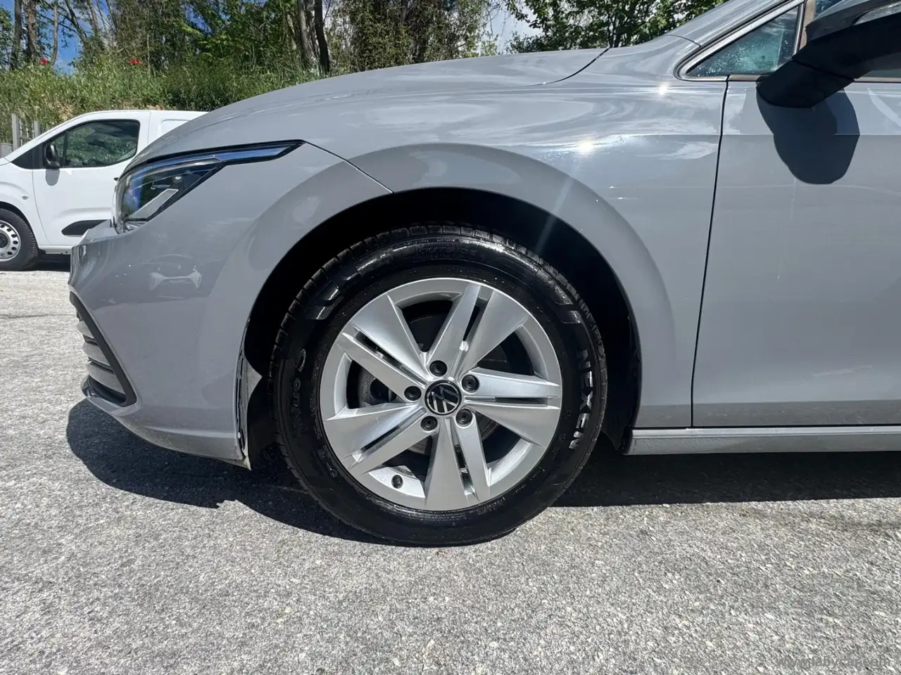 2021 Volkswagen Golf 1.5 eTSI 150 CV EVO DSG Life, photograph 9