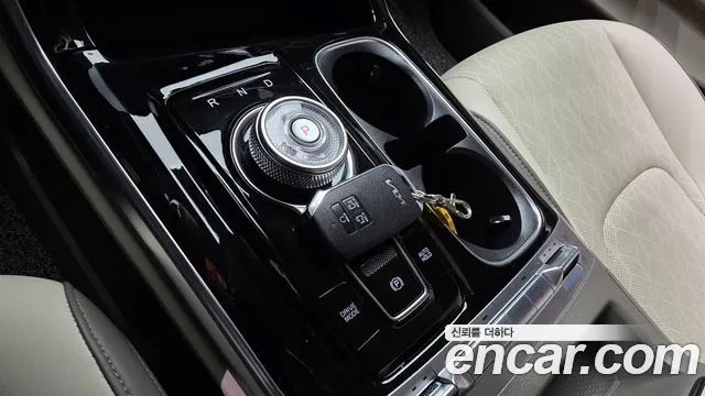 Kia Canival Diesel 9-Seater Noblesse — photo 1 of 35