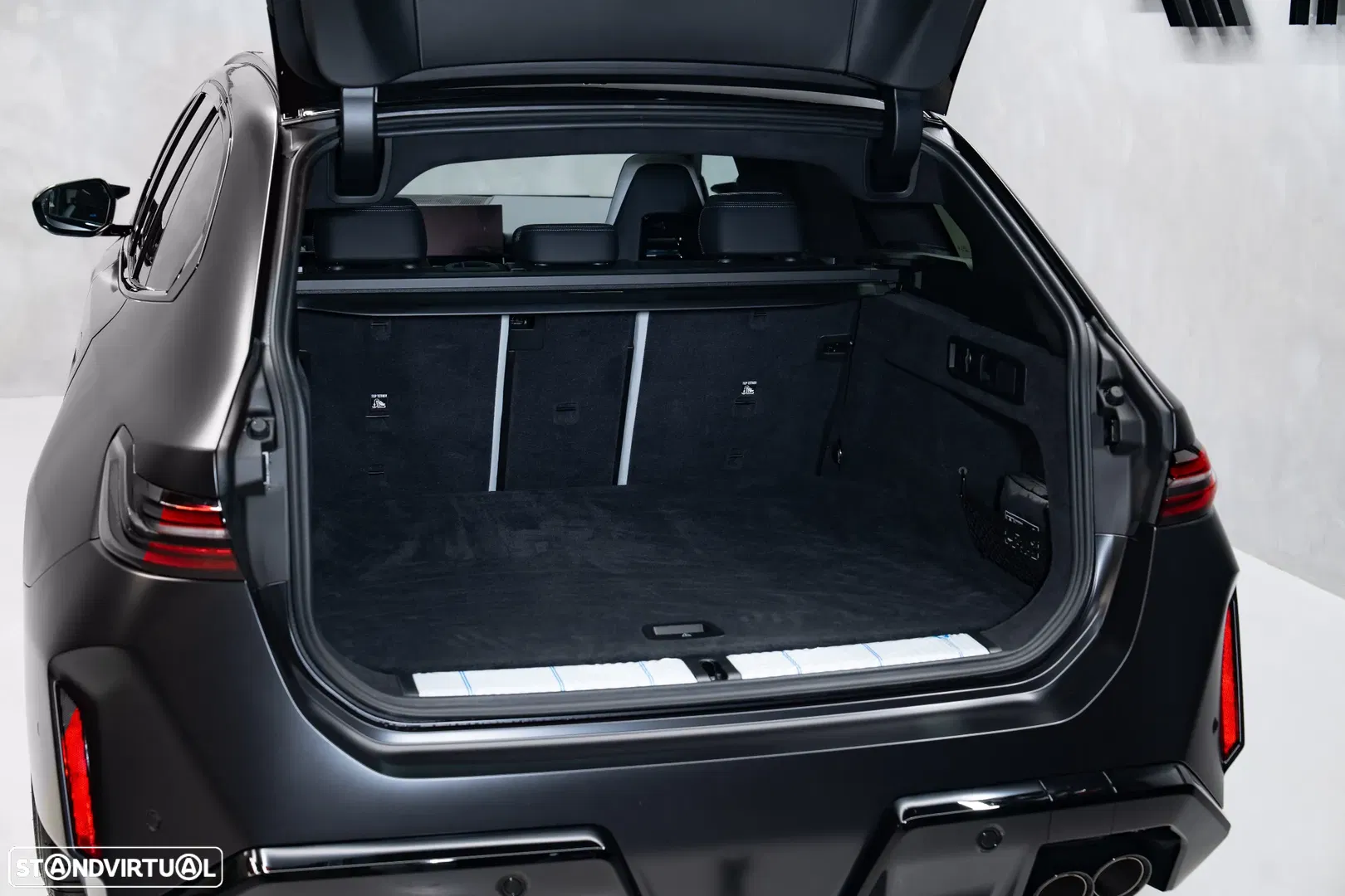 2025 BMW Série 5 Touring xDrive, photograph 12