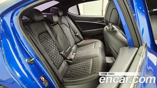Genesis G70 3.3T Sport AWD — photo 1 of 20