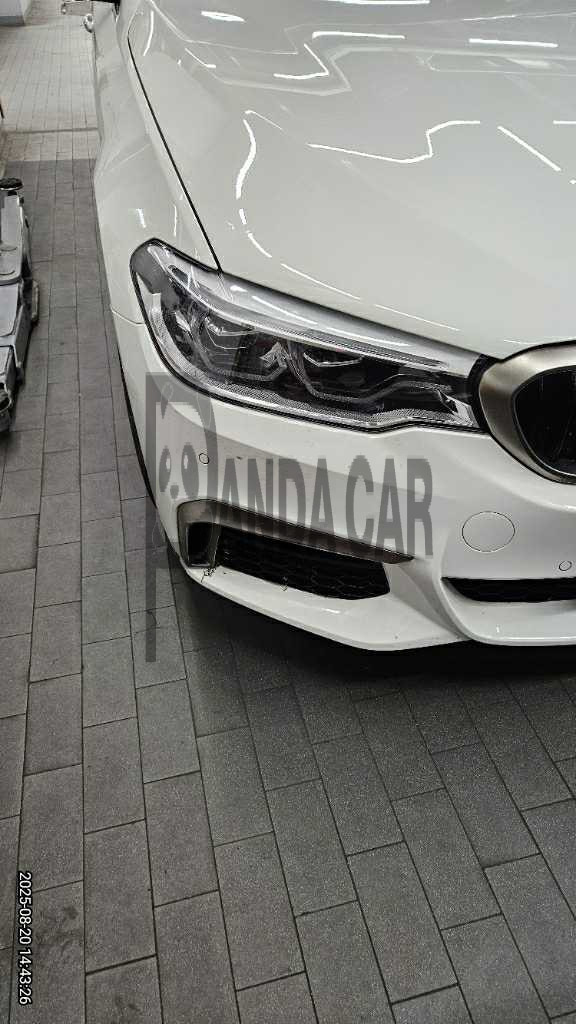 2018 BMW 540i xDrive, photograph 2