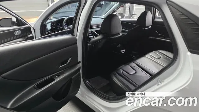 Hyundai AVANTE Modern — photo 1 of 30