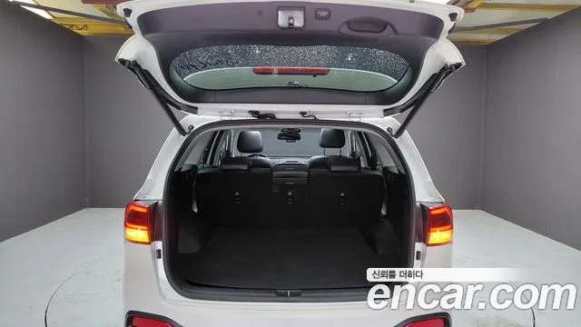 Kia Sorento Diesel 2.0 2WD — photo 1 of 31